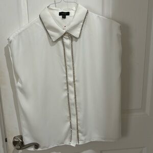 NWOT Pretty size medium sleeveless diamond studded blouse